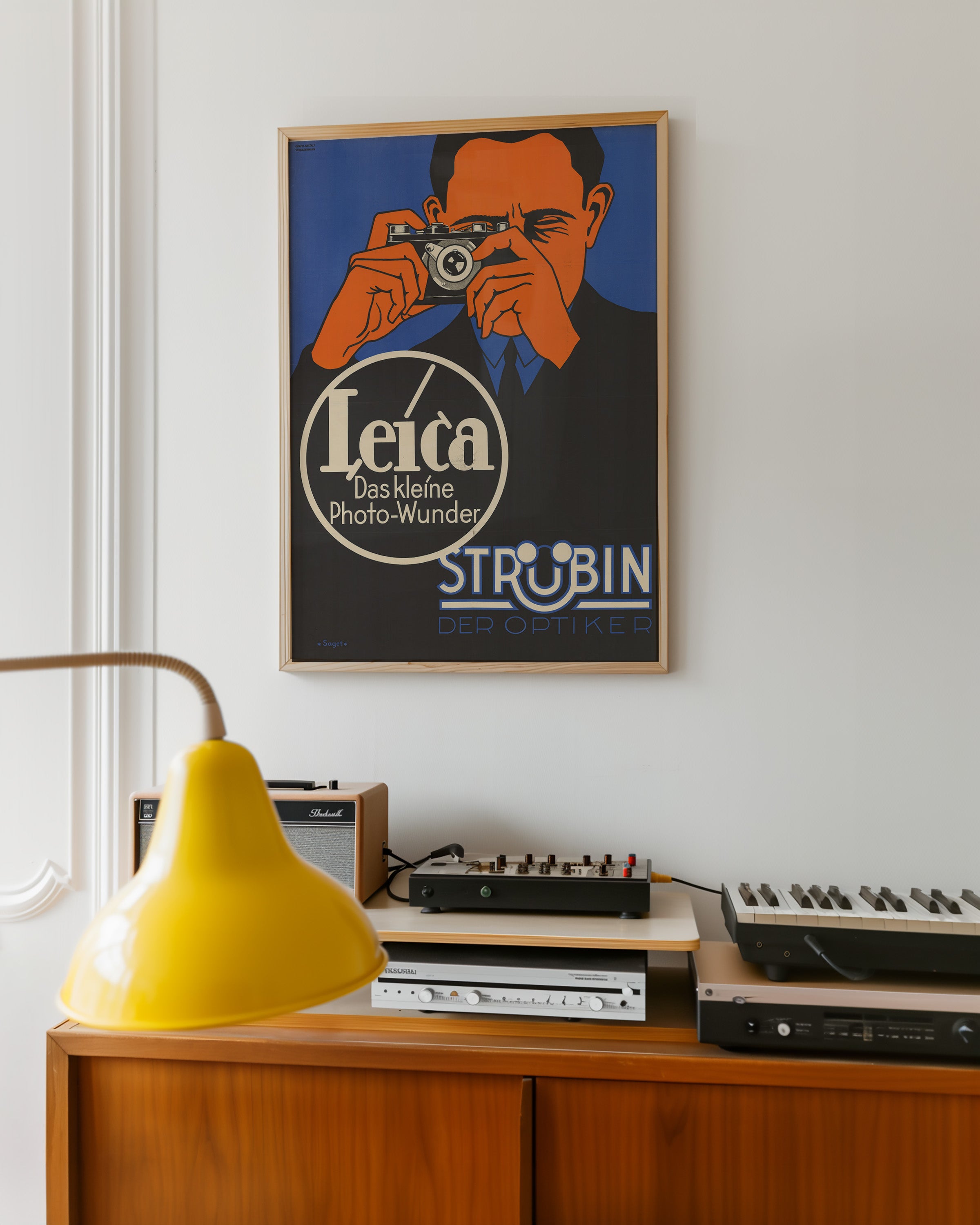 Leica – Das kleine Photo-Wunder (1928) by Hubert Saget